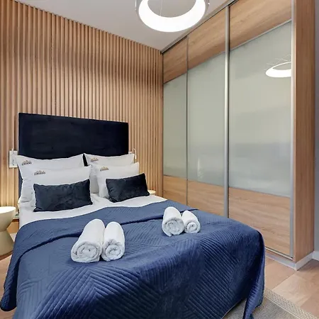 Przy Plazy Neptun Park By Downtown Apartment